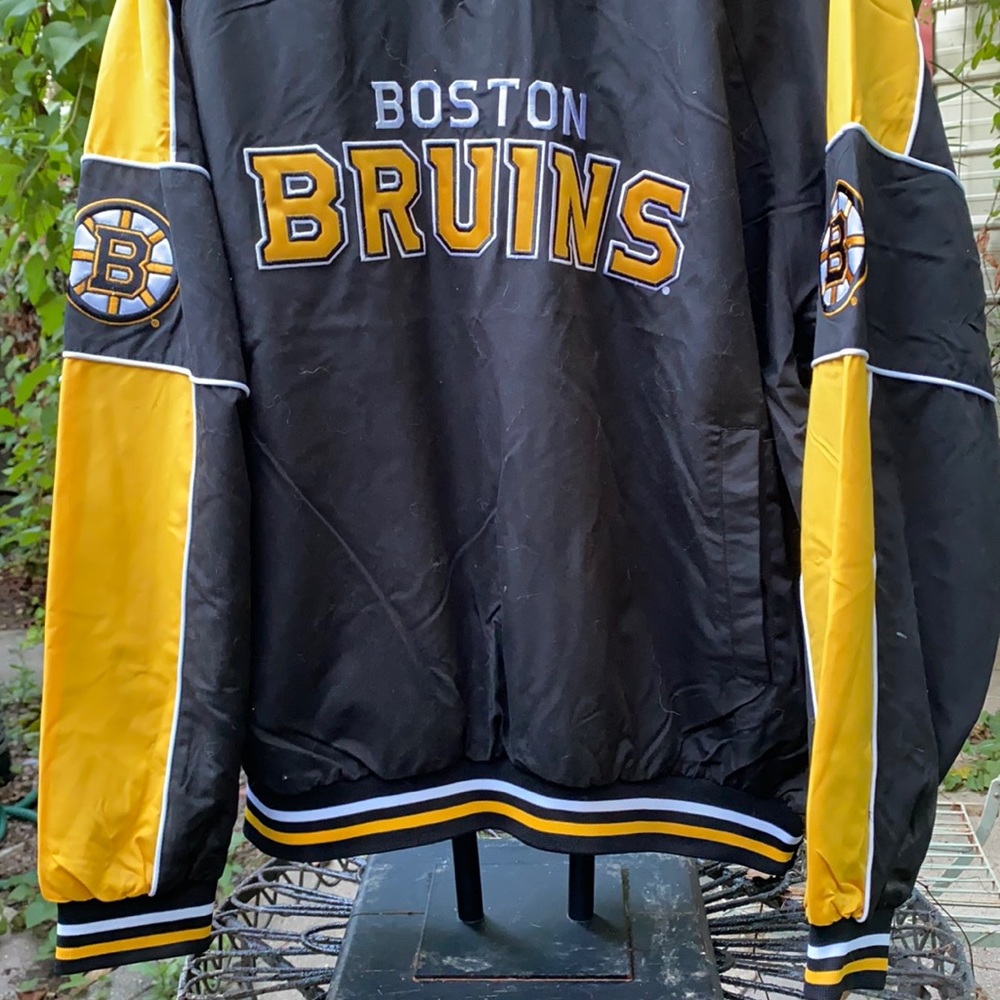 Boston Bruins NHL hockey pullover never worn